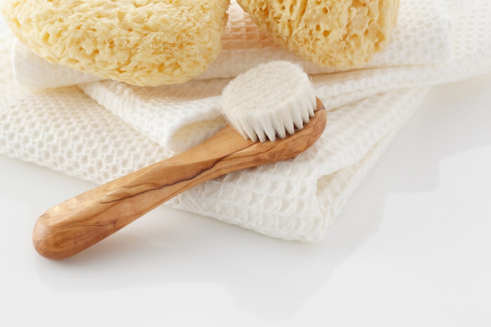 洗顔ブラシ(毛穴ブラシ)の正しい使い方とは？