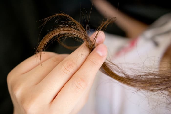 ヘアケアが一緒にできるブリーチ剤を選ぶ