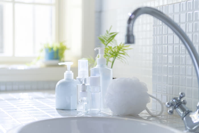 化粧水の使用期限は?いつまで使える?