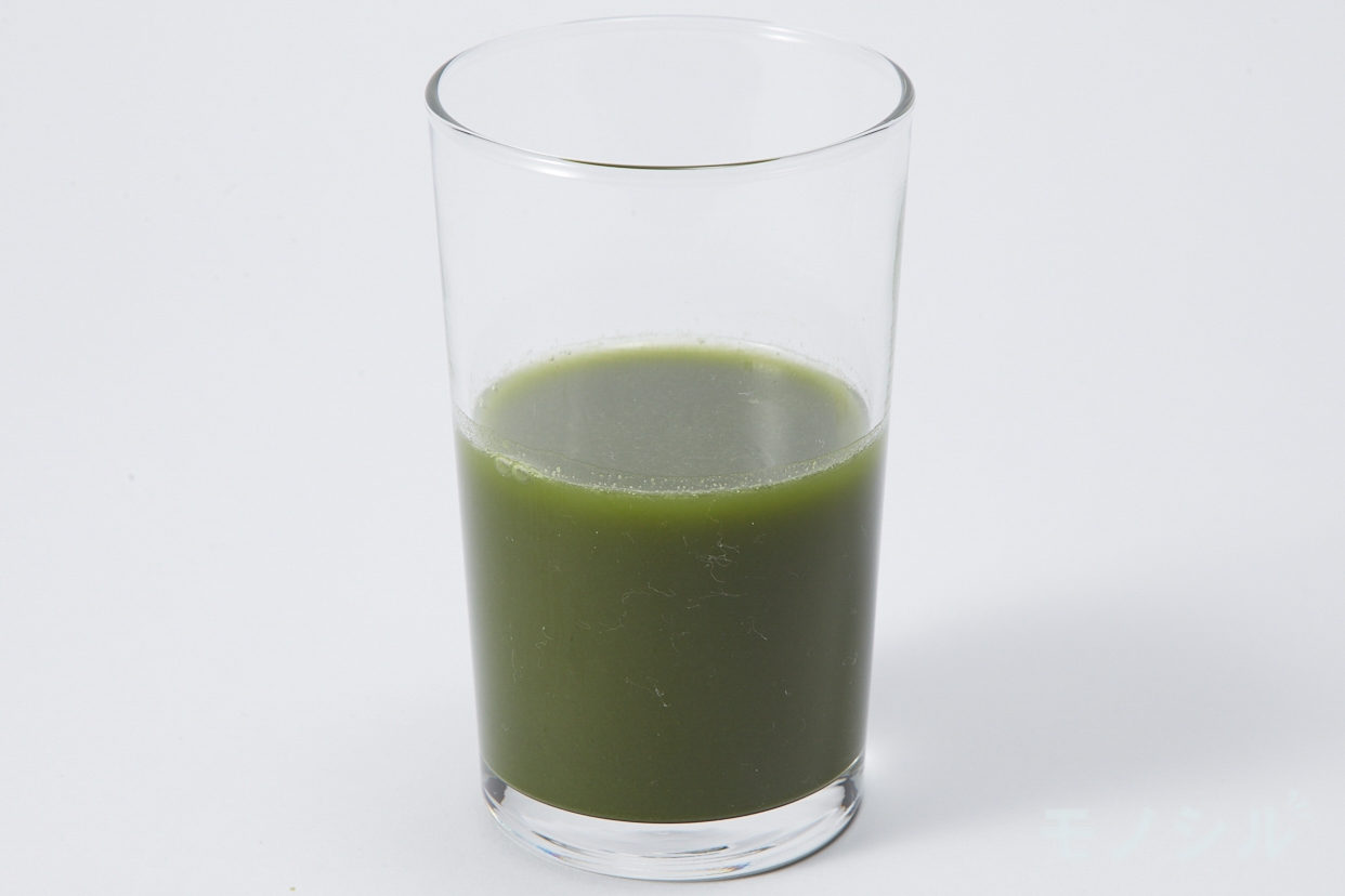 世田谷自然食品(セタガヤシゼンショクヒン) 乳酸菌が入った青汁の商品画像3 グラスに注いだ実際の商品