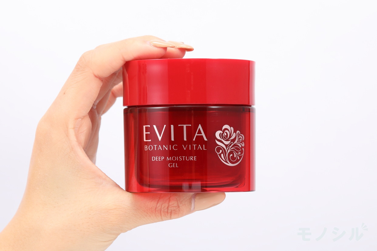 EVITA(エビータ) ボタニバイタル ディープモイスチャー ジェルの商品画像2 商品を手で持ったシーン
