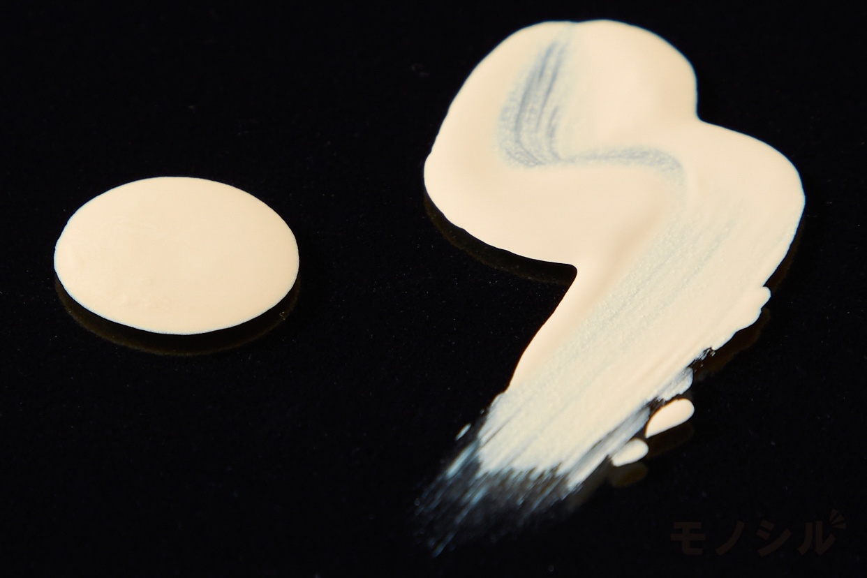 shu uemura(シュウ ウエムラ) アンリミテッド ラスティング フルイドの商品画像サムネ5 商品のテクスチャーの画像