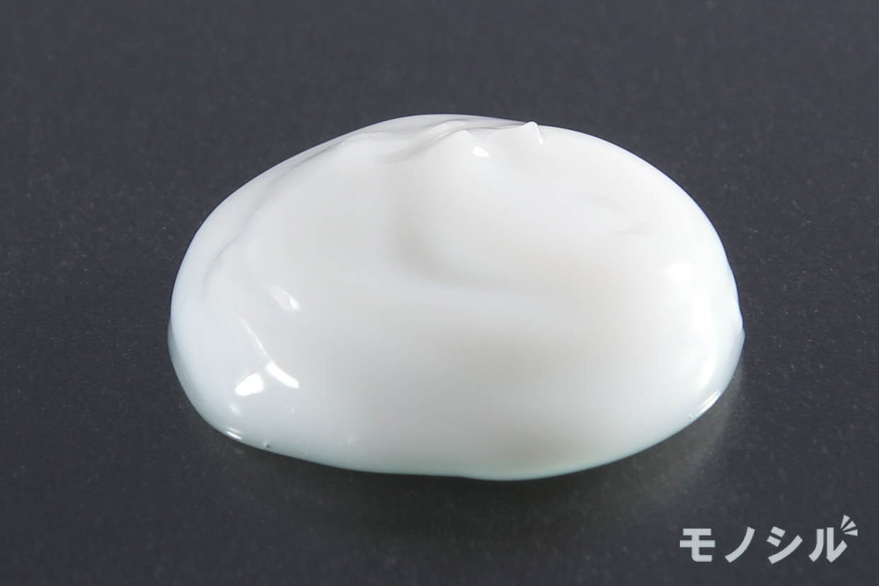 専科(SENKA) 純白専科 すっぴん白雪美容液の商品画像5 商品のテクスチャ−