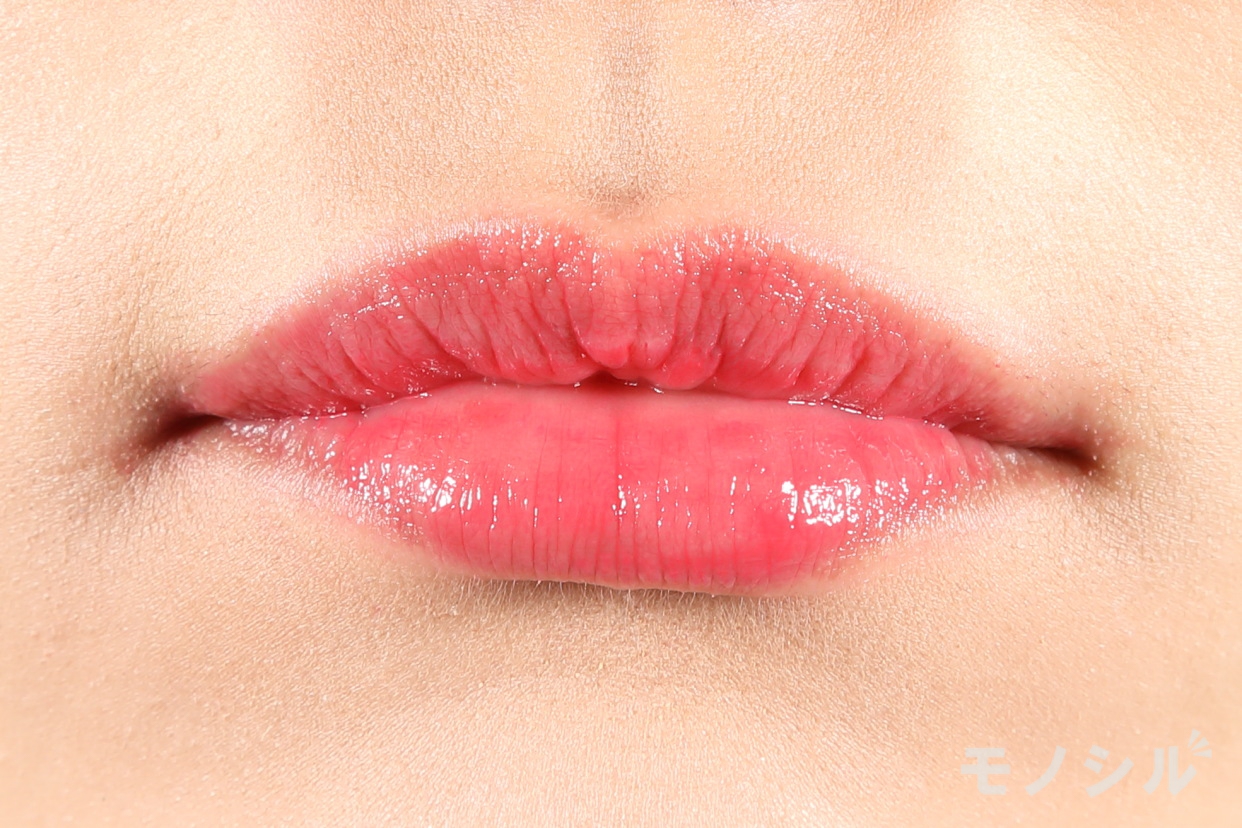 CHANEL(シャネル) ルージュ ココ フラッシュの商品画像サムネ4 商品を唇に塗った画像