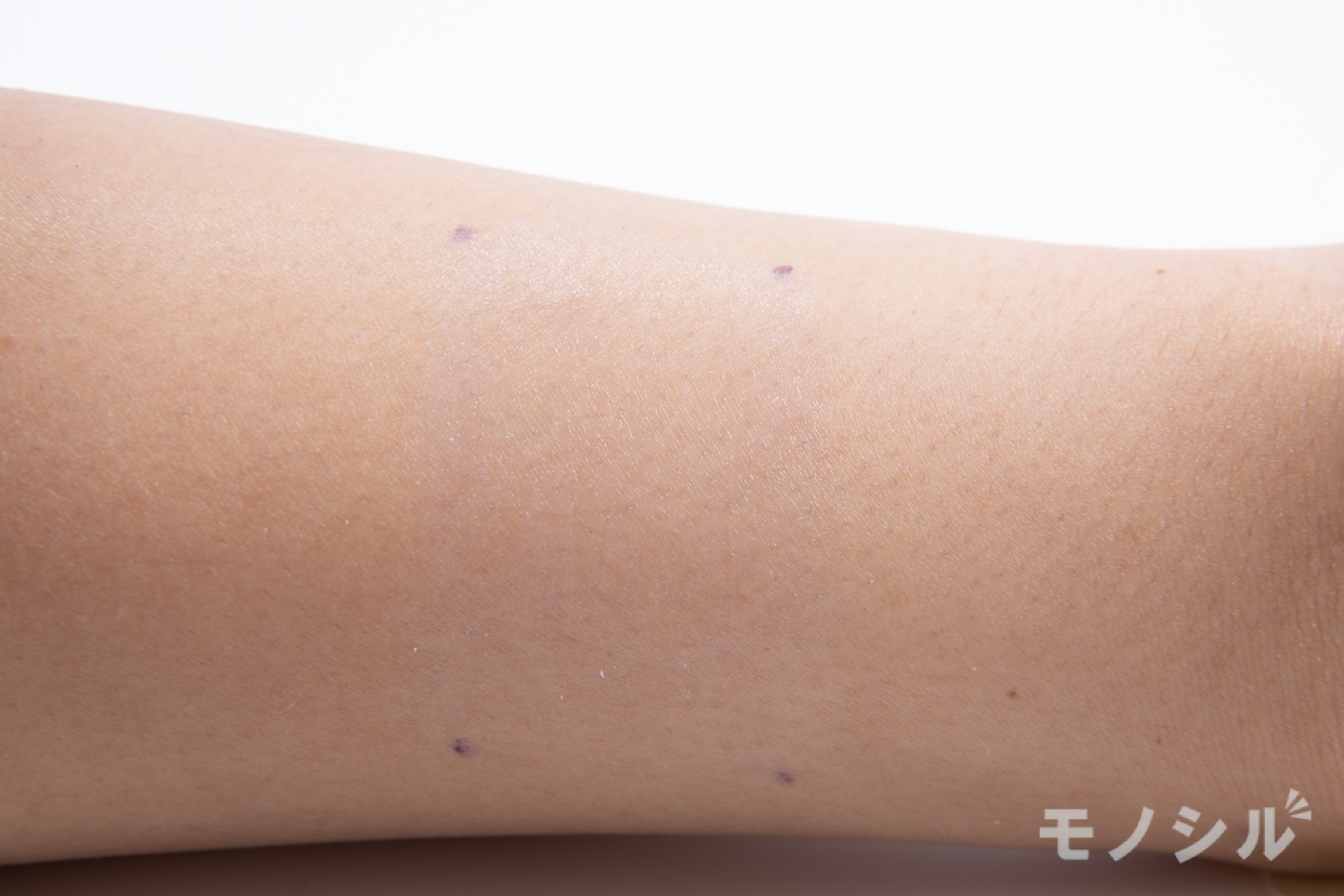 HALENA(ハレナ) オーガニックUVミルクの商品画像5 実際に商品を腕につけた様子
