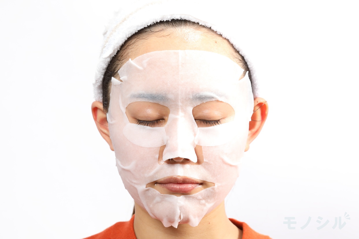 CLEAR TURN(クリアターン) 純国産米マスク EXの商品画像3 実際に商品をつけた様子