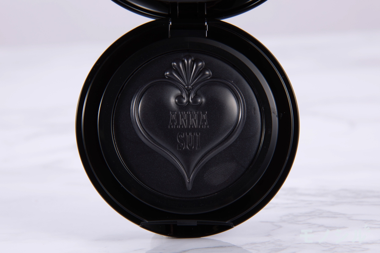 ANNA SUI(アナ スイ) スイ ブラック クリーム ブラッシュの商品画像2 商品中身の接写