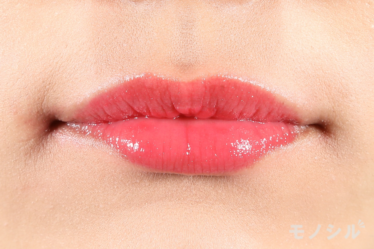 Elégance(エレガンス) リクイッド ルージュ ビジューの商品画像サムネ4 商品を唇に塗った画像