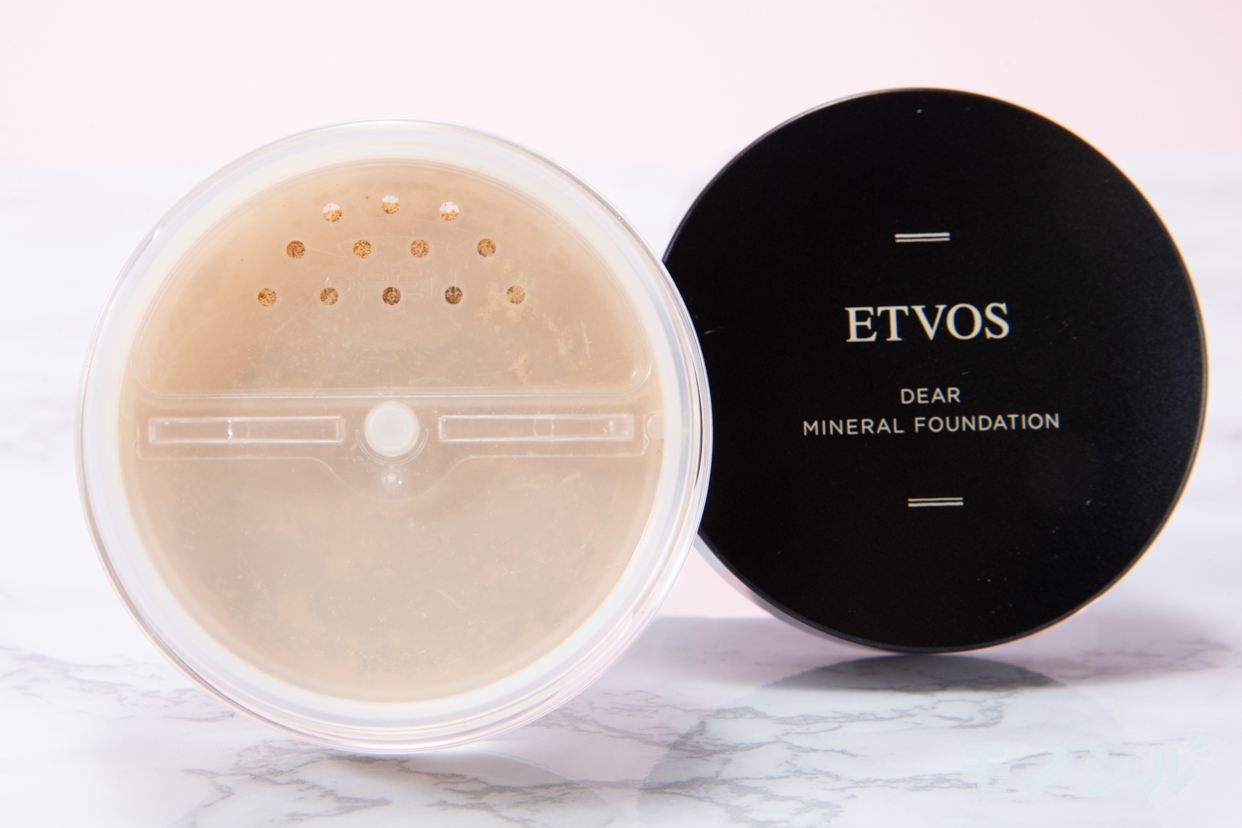 ETVOS(エトヴォス) ディアミネラルファンデーションの商品画像2 商品のふたを開けて撮影した画像