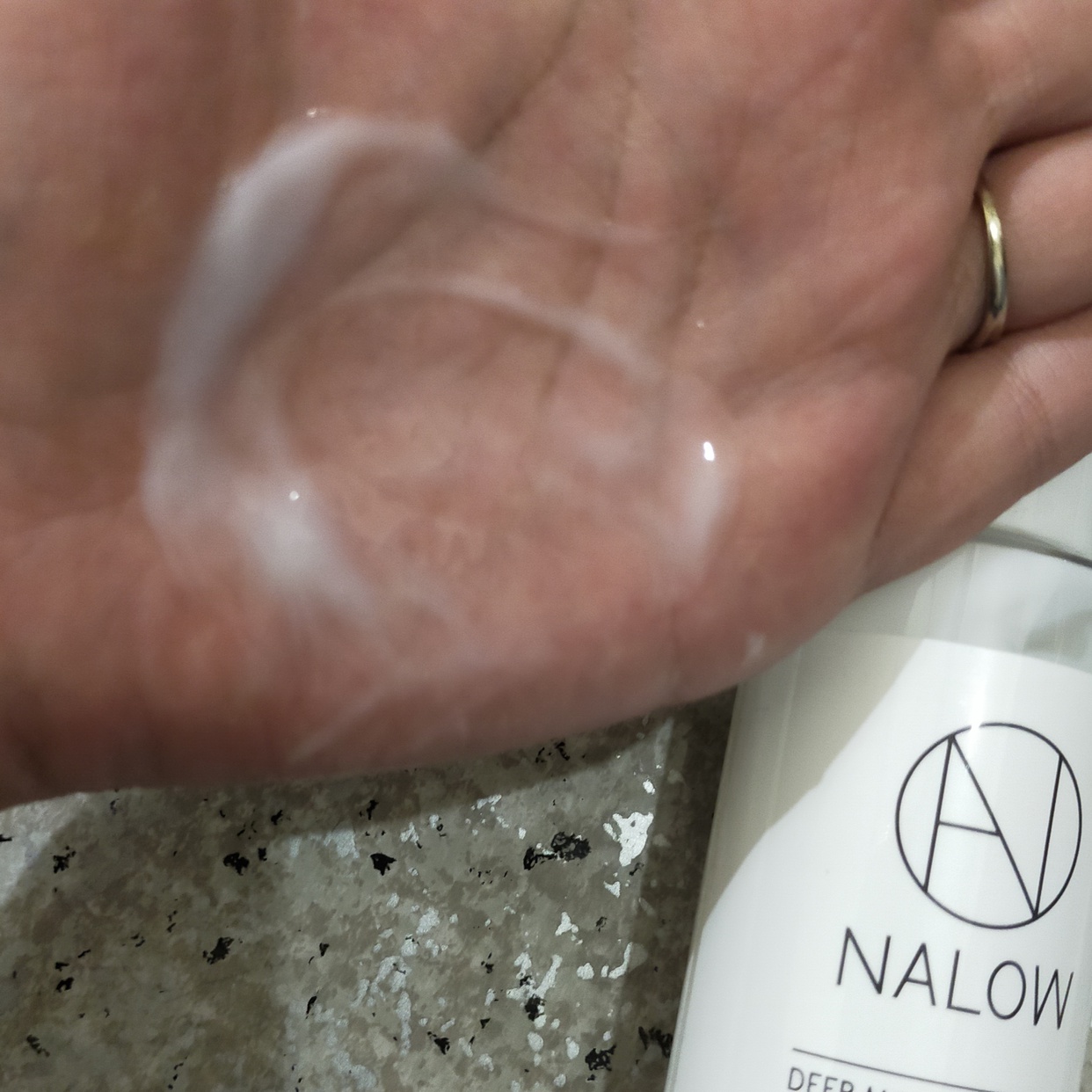 NALOW(ナロウ) ディープモイストヘアミルクを使ったみこさんのクチコミ画像3