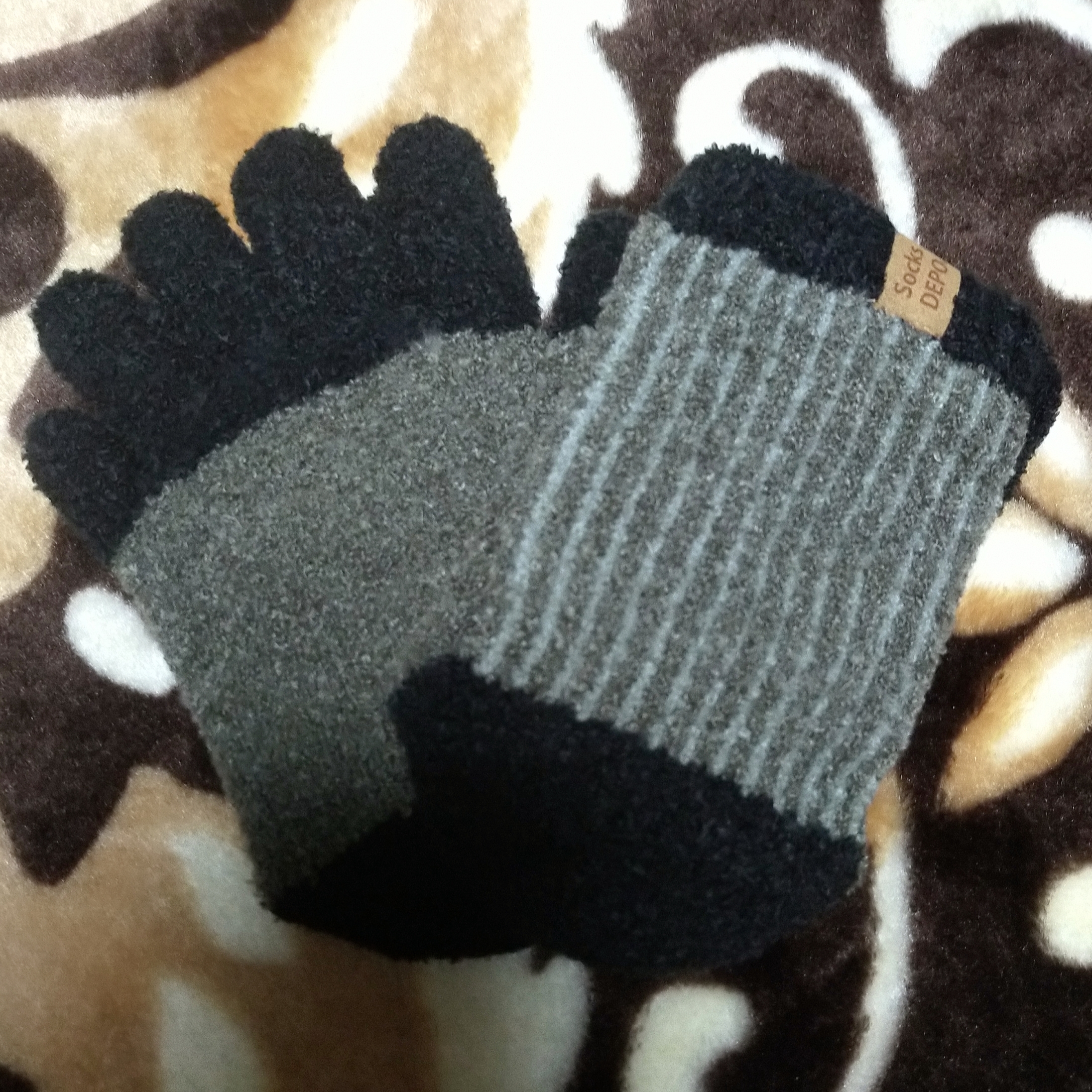SocksDEPO(そっくすでぽ) てぶくろ屋さんがつくった靴下 モコモコ5本指ソックス ショート丈シングルタイプの良い点・メリットに関するみこさんの口コミ画像1