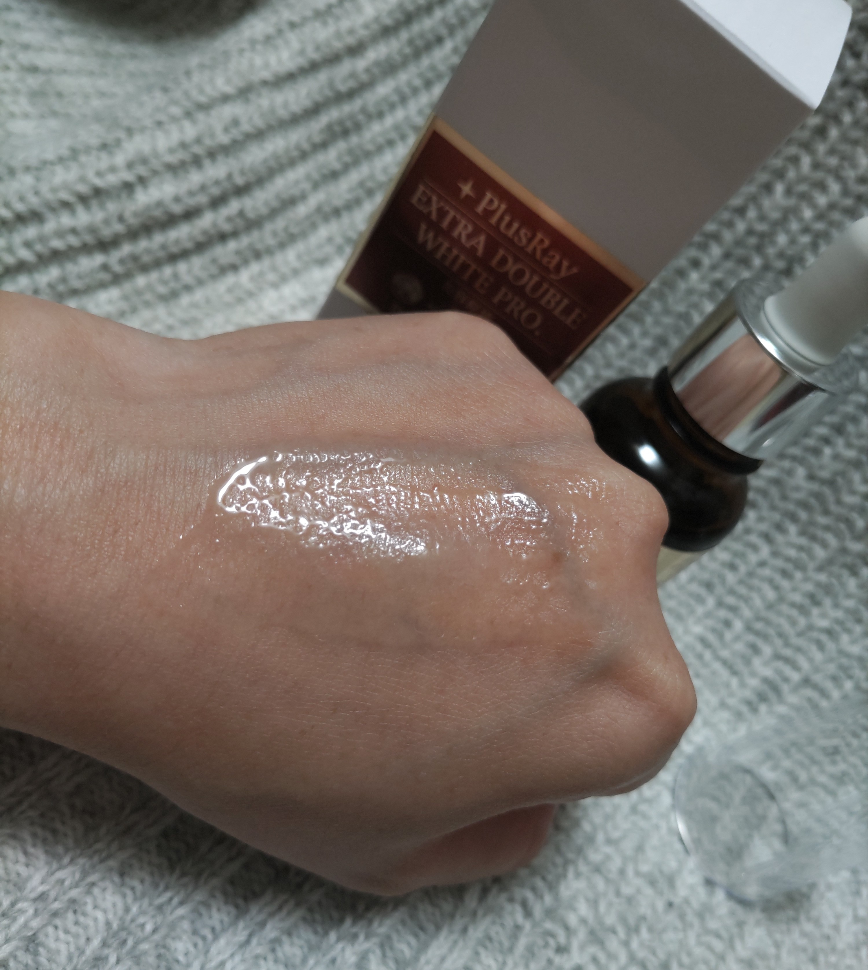 PlusRay(プラスレイ) エクストラダブルホワイト美容原液プロフェッショナルを使った恵未さんのクチコミ画像4