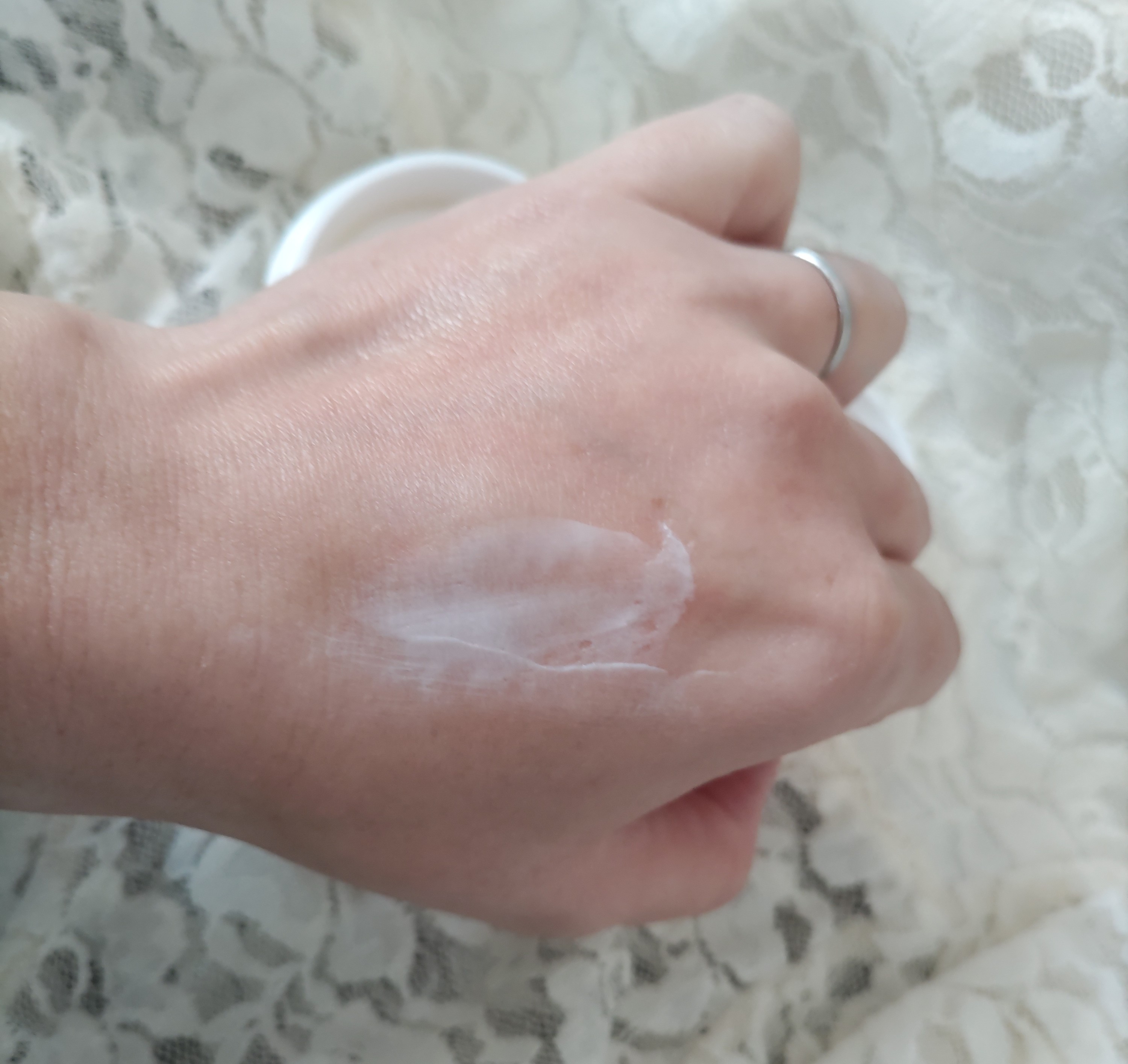 マジアボタニカ AC+薬用バリアクリームを使った恵未さんのクチコミ画像5