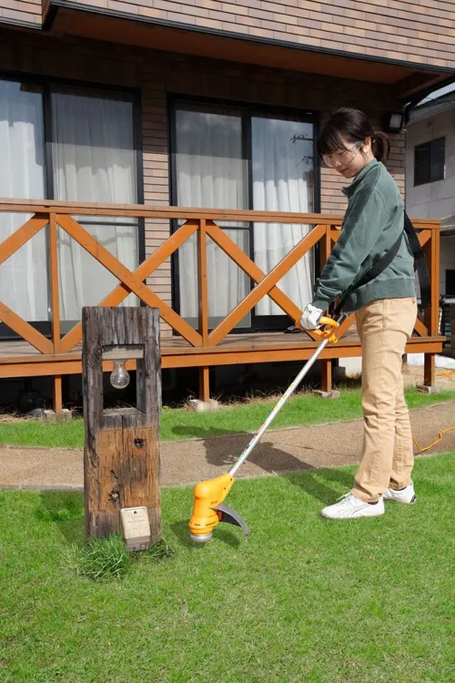 中古】京セラ(Kyocera) 旧リョービ 刈払機 草刈機 AK-3000 金属8枚刃