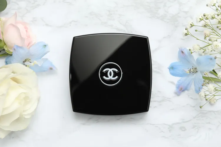 シャネル　プードゥル　ルミエールグラッセ　 新品未使用　５個 シャネル プードゥル ルミエールグラッセ 新品未使用 5個 プードゥル