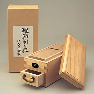 【未使用・美品】にんべん 鰹節削り器 スマート削り器木製 引き出し付き にんべん 鰹節削り器 Z120の悪い口コミ・評判は？実際に使ったリアルな