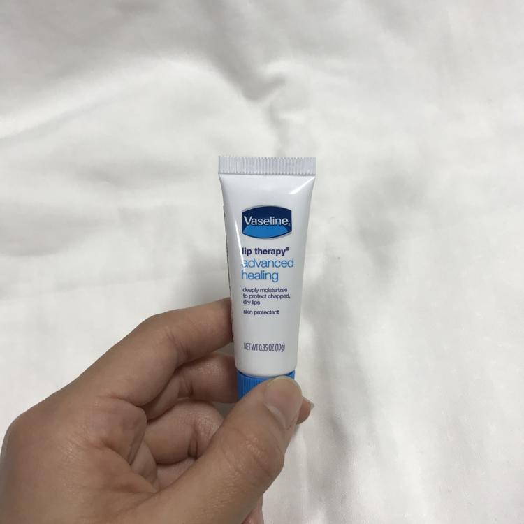 Vaseline ヴァセリン ペトロリュームジェリー リップの口コミ 手を汚さずに プルプル唇へ By じょんまな モノシル Vaseline ヴァセリン ペトロリュームジェリー リップの口コミ 手を汚さずに プルプル唇へ By じょんまな モノシル
